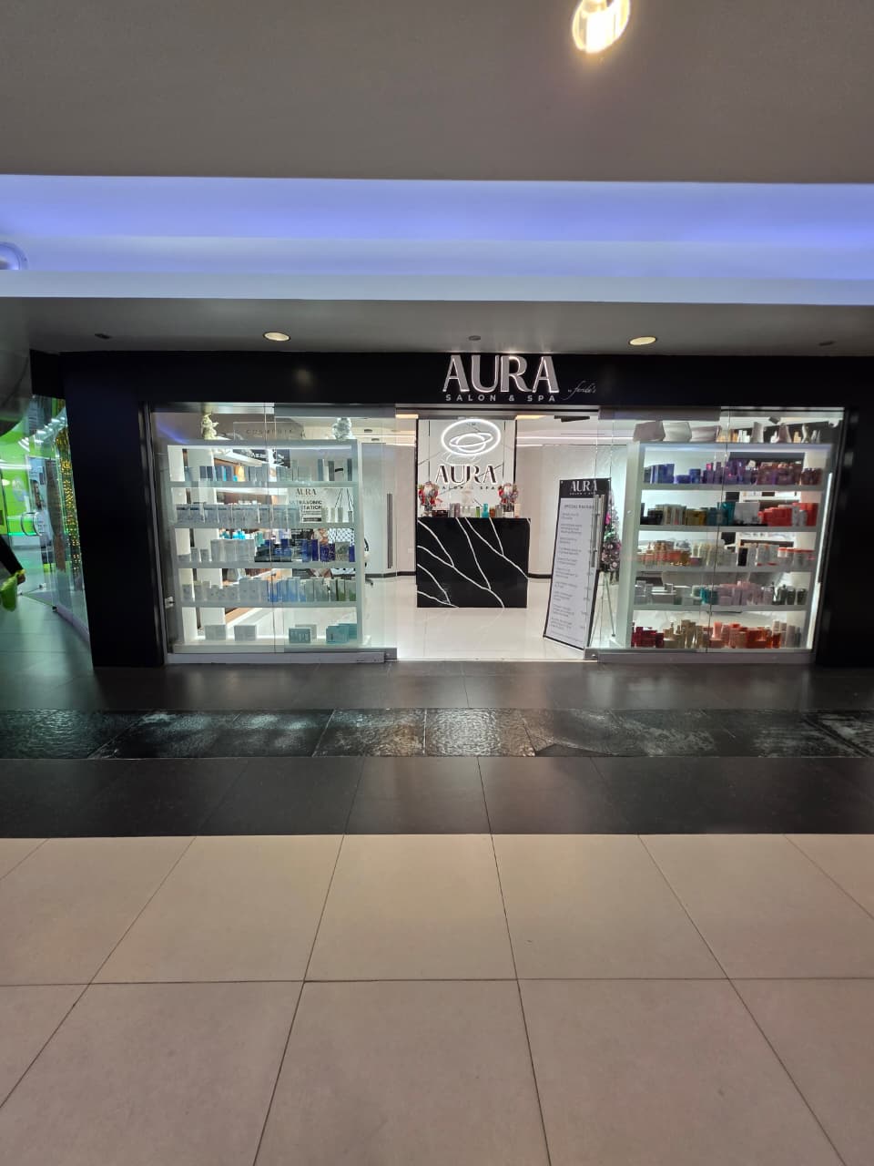 Aura Salon & Spa gallery image 2