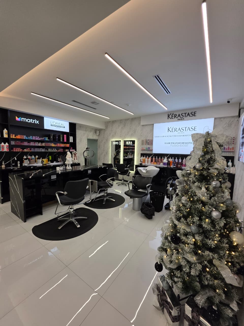 Aura Salon & Spa gallery image 6