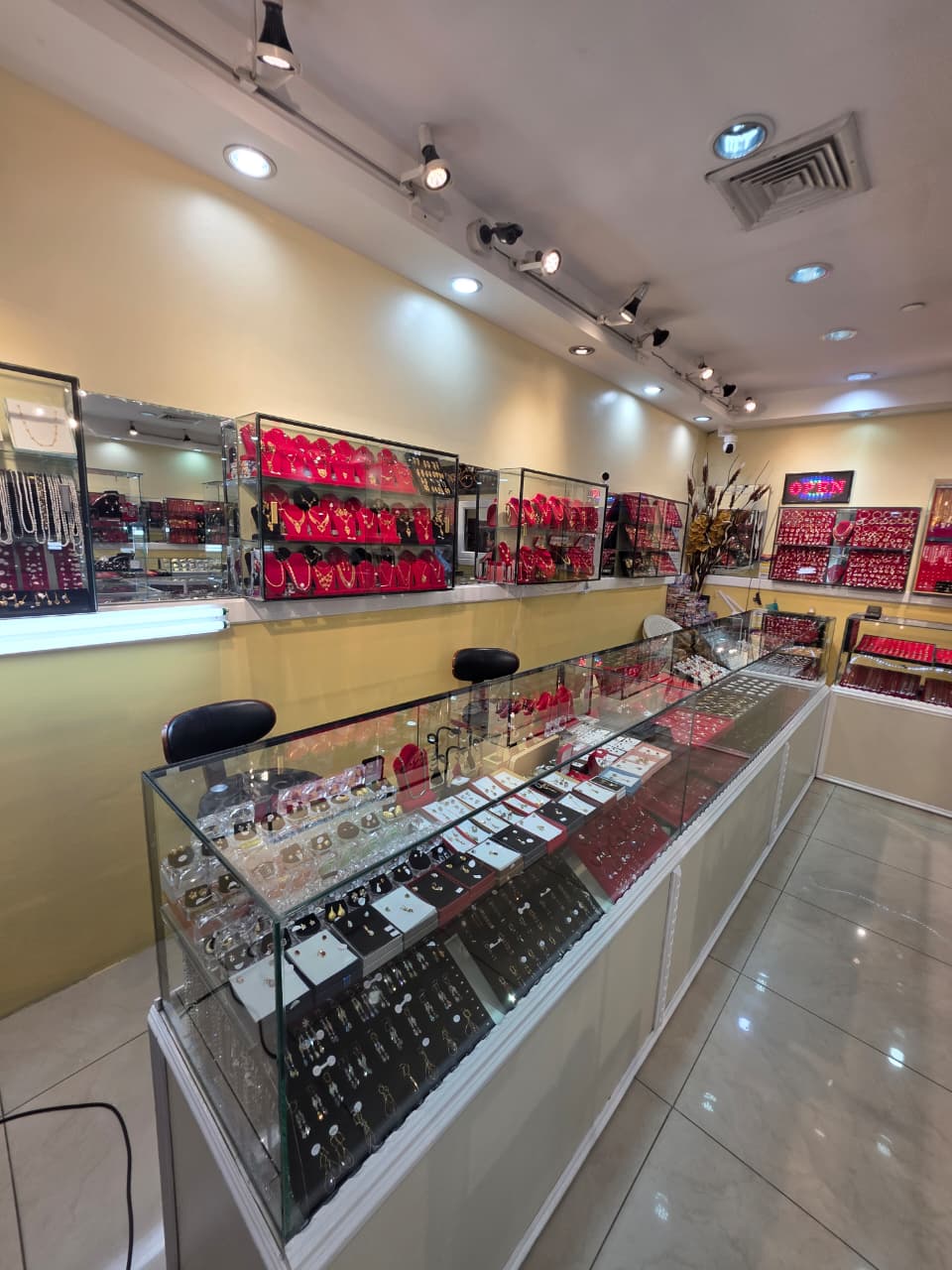 Dan's Jewellery Gallery Ltd gallery image 3