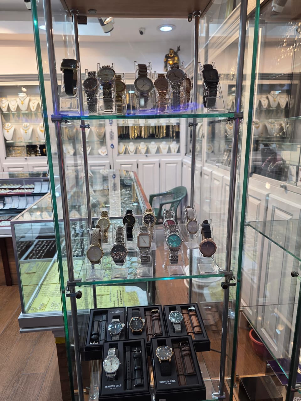 Dave Rooklan Jewellers gallery image 5