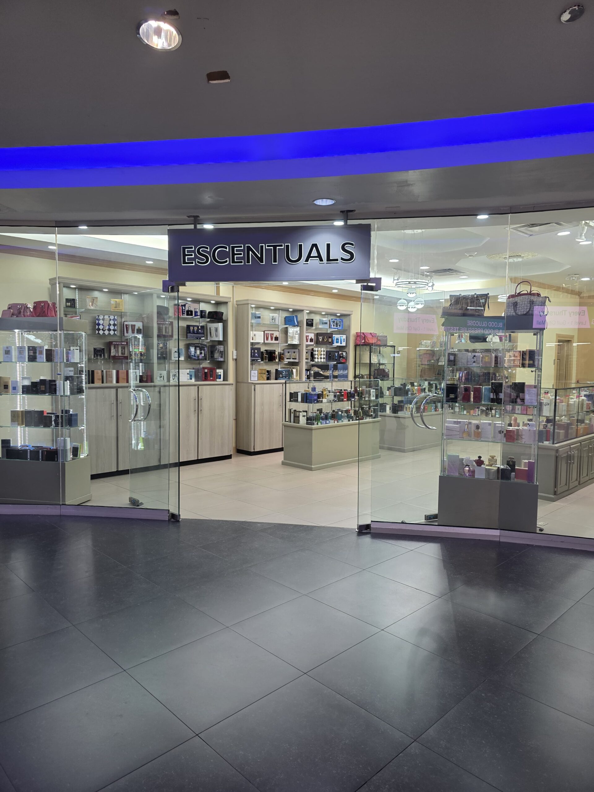 Escentuals gallery image 3
