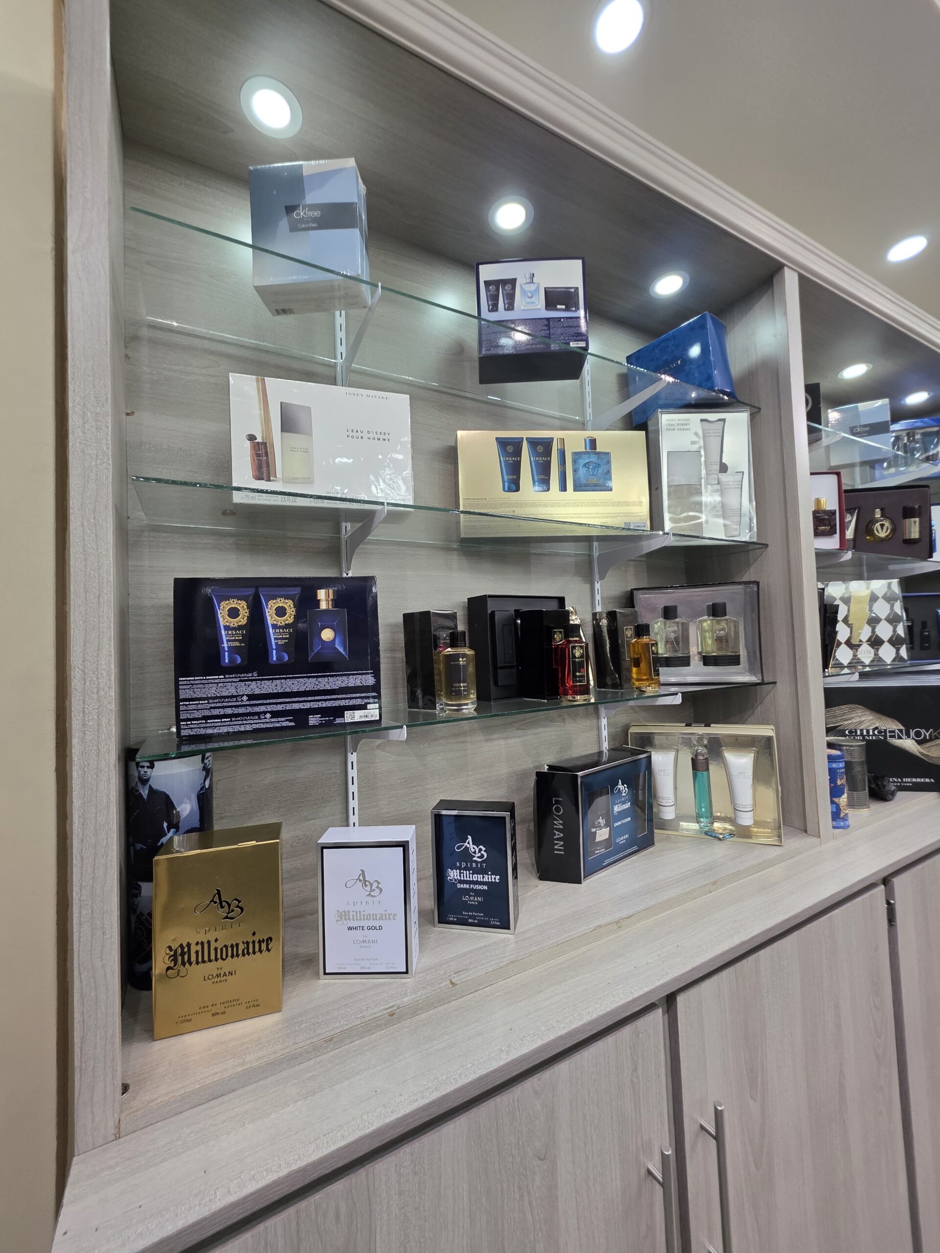 Escentuals gallery image 7