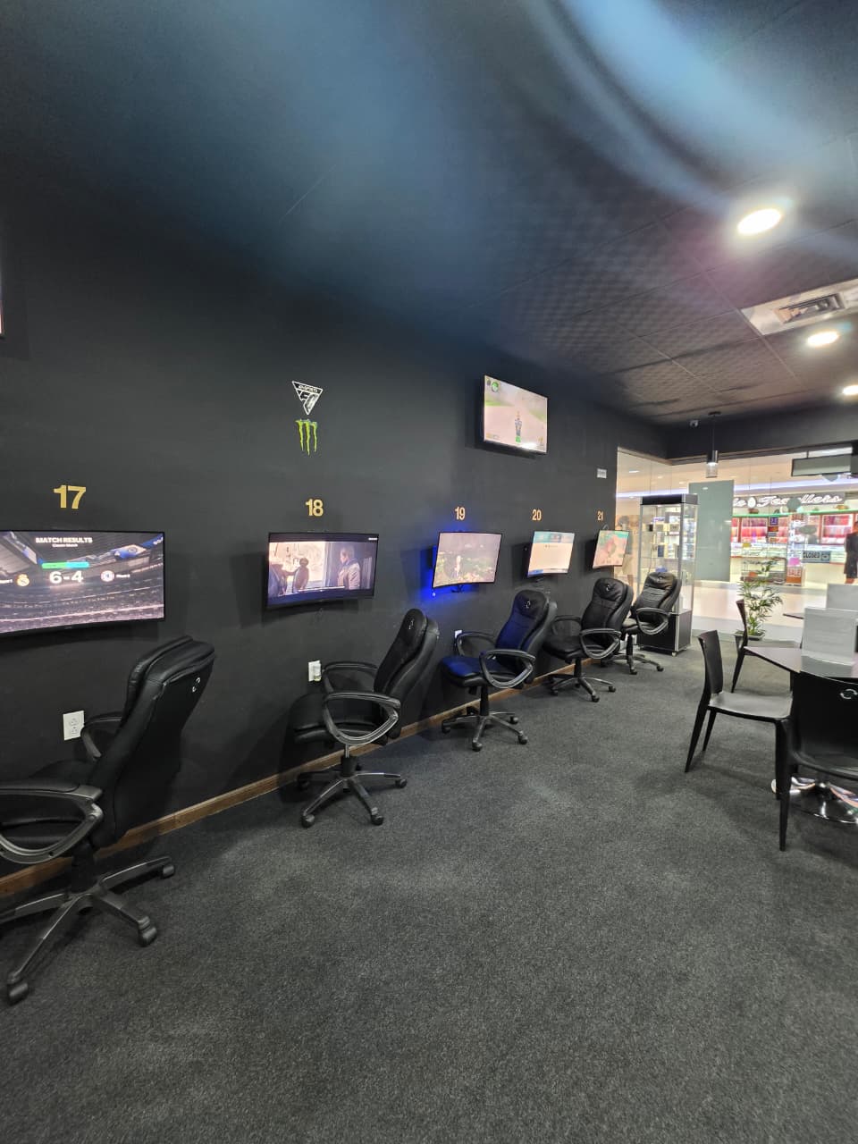 Gaming Lounge gallery image 5
