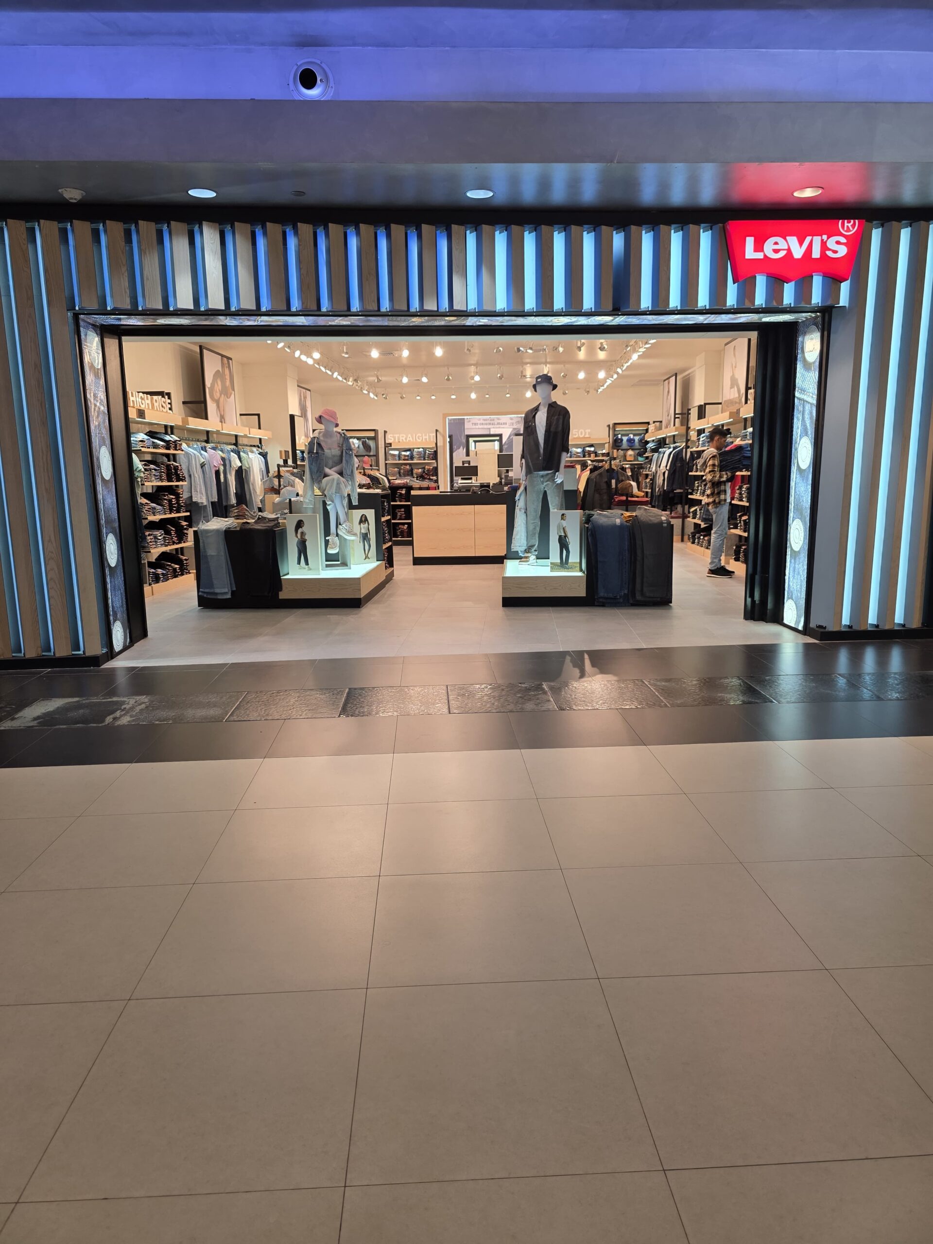 Levi's gallery image 3
