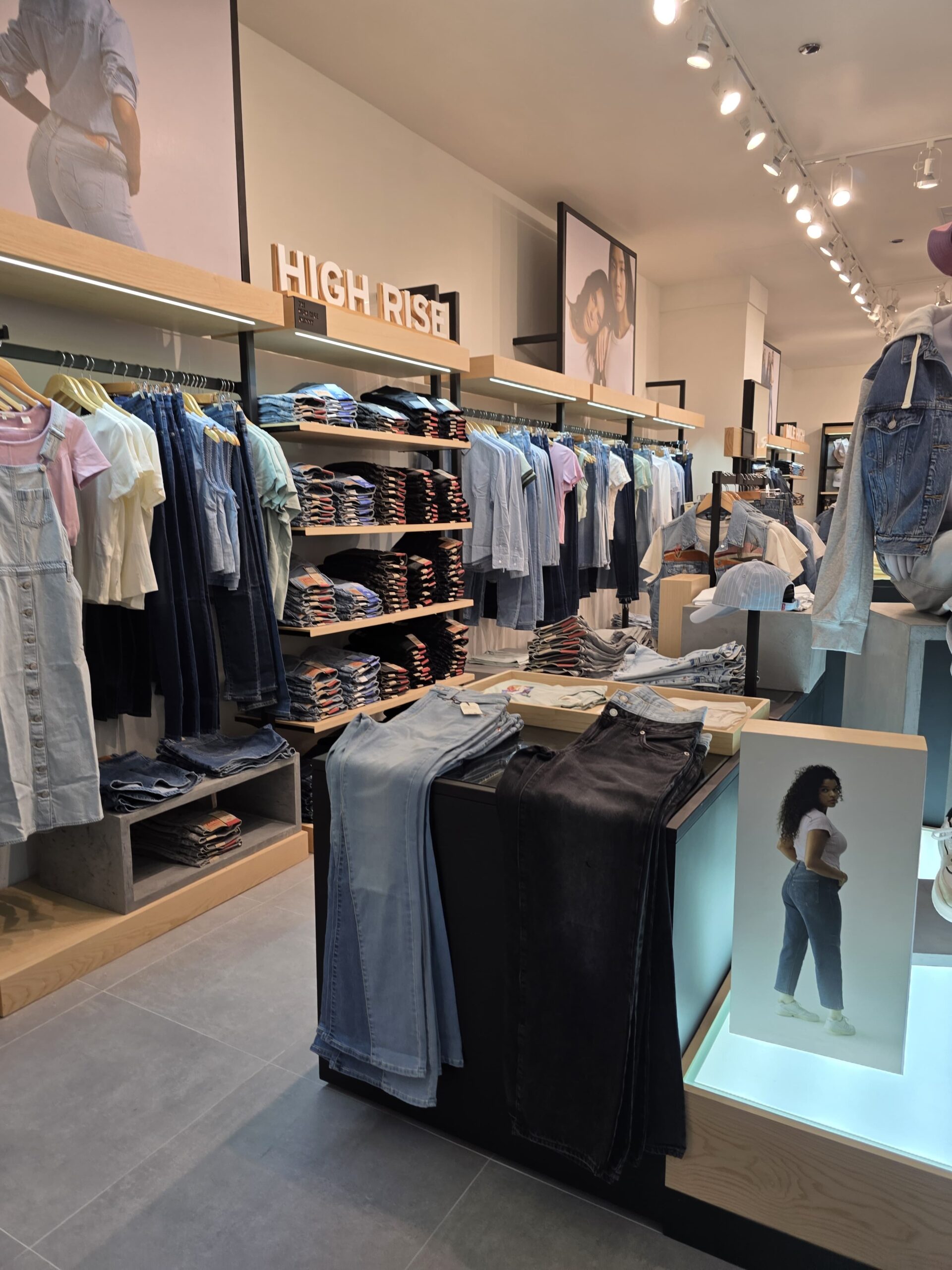 Levi's gallery image 4