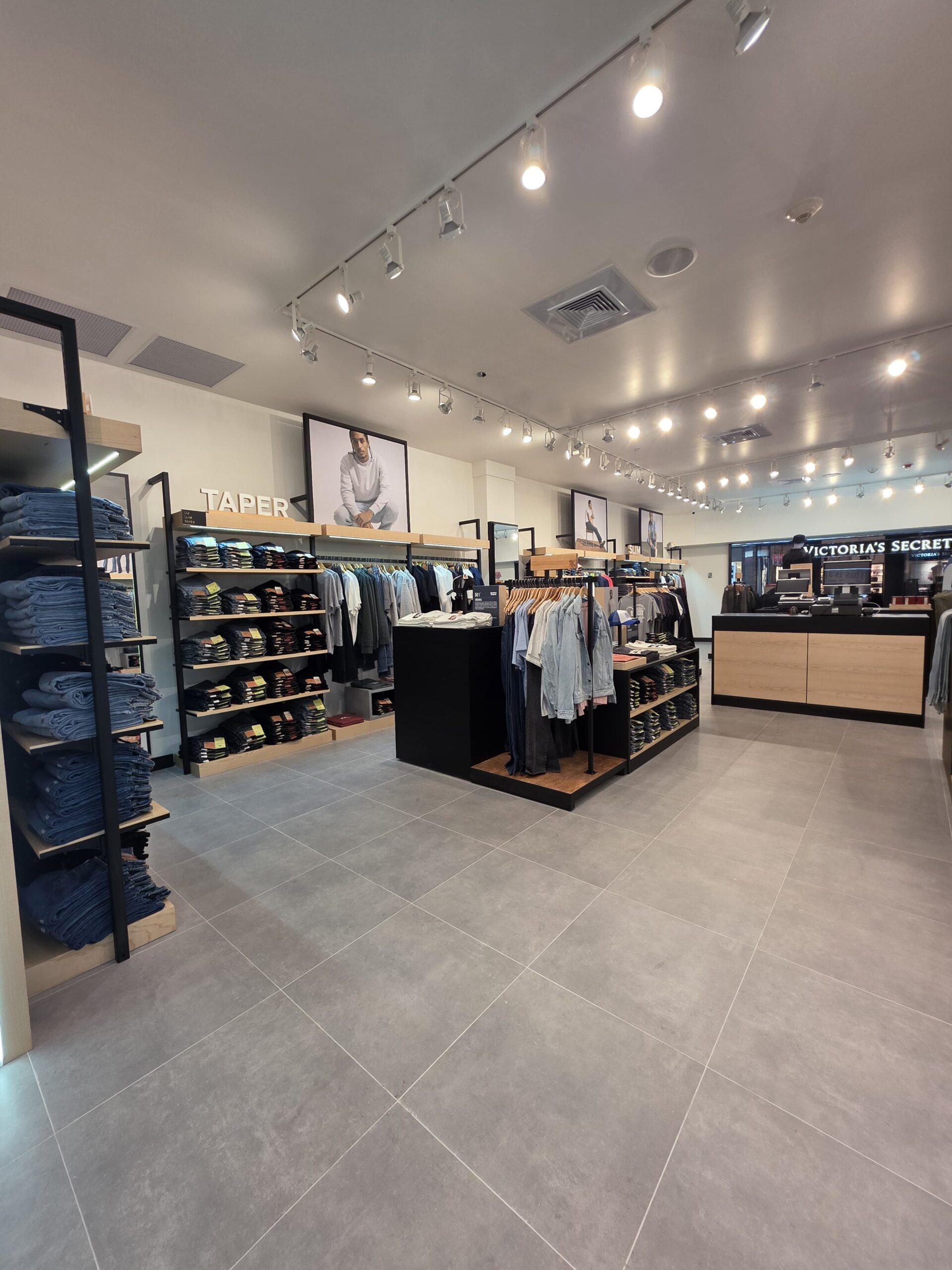 Levi's gallery image 6