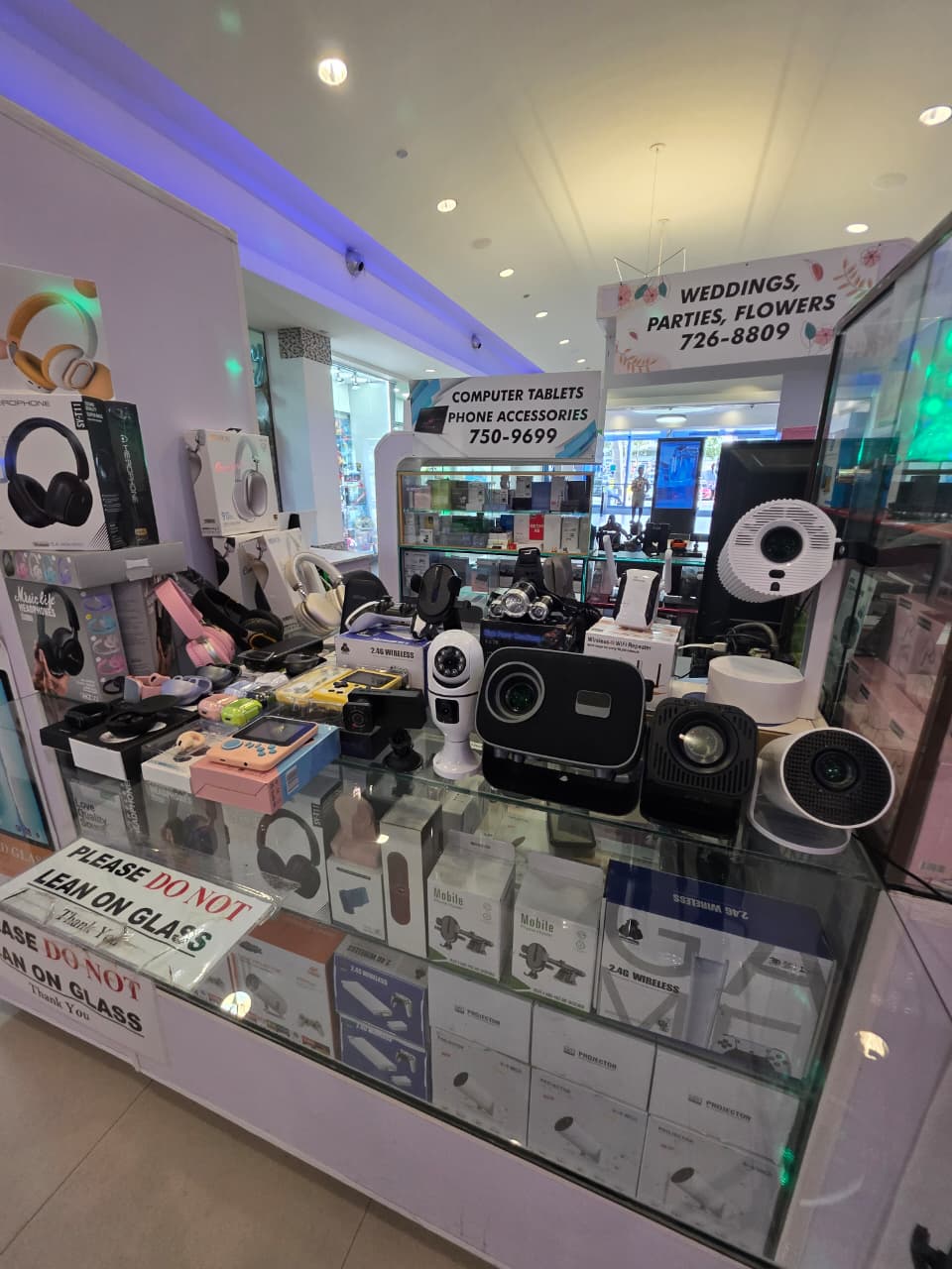 Mobile Luxuries gallery image 3