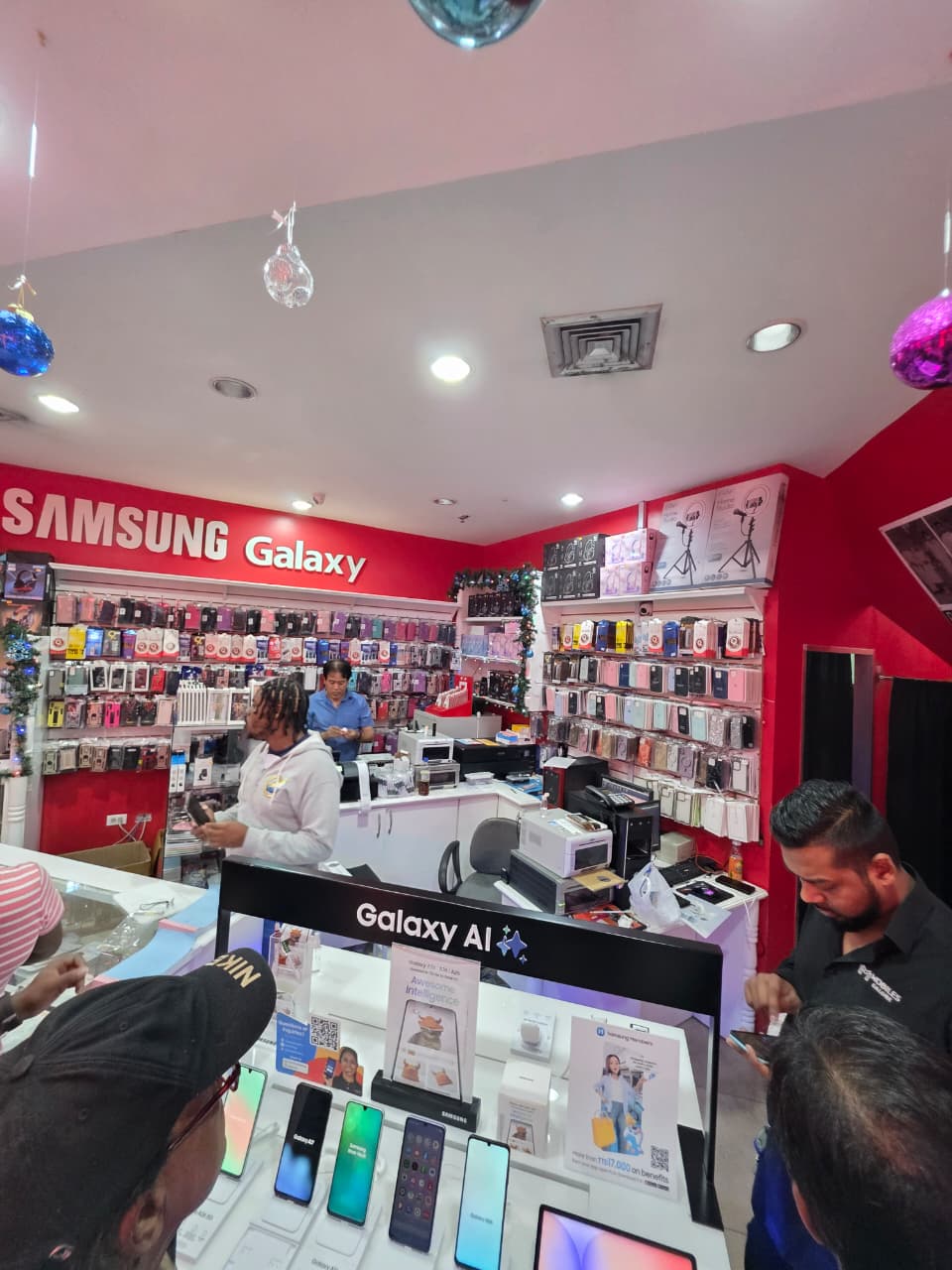 Mobiles Galore And Photo Center gallery image 3
