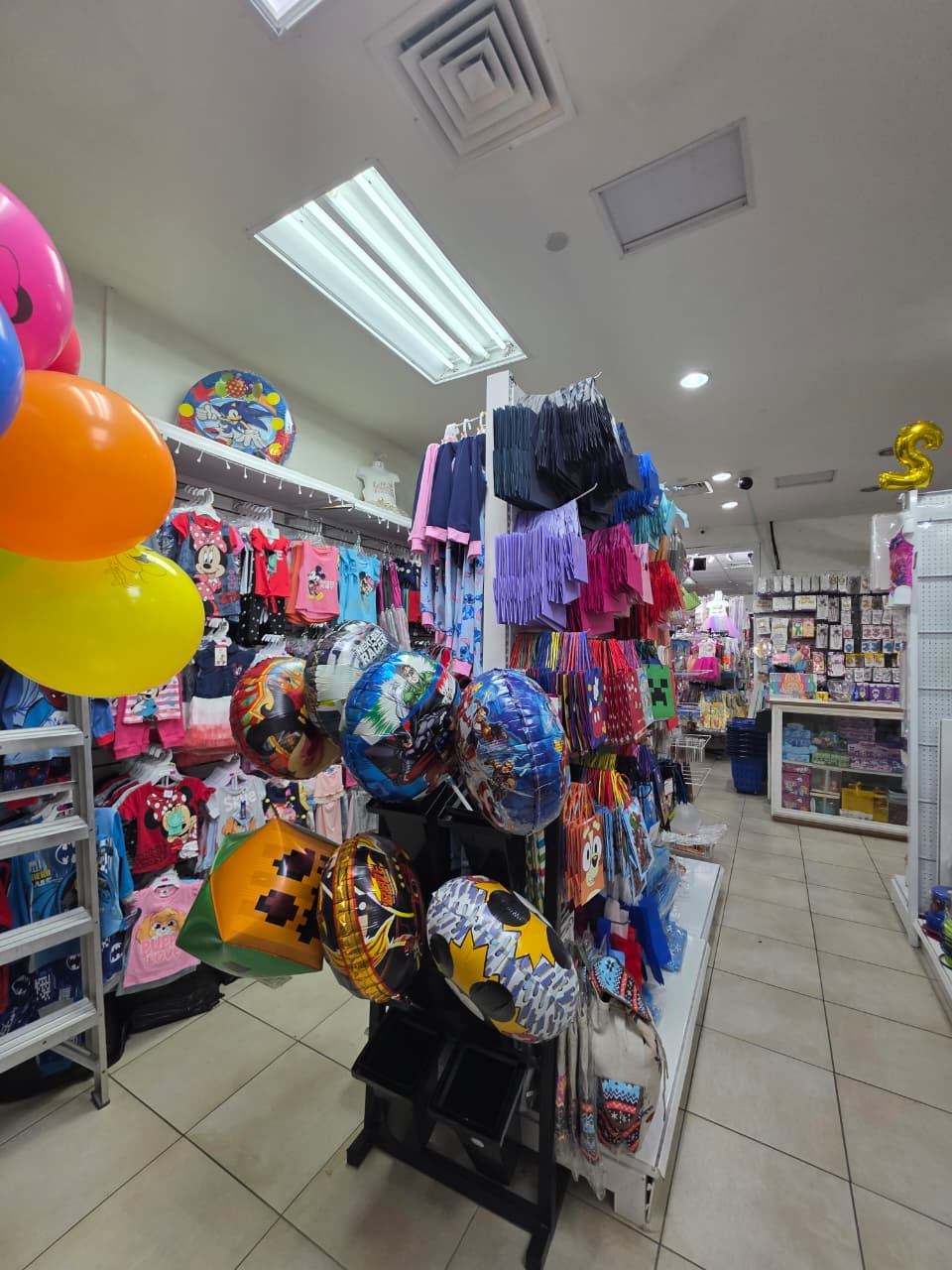Party Paradise gallery image 6
