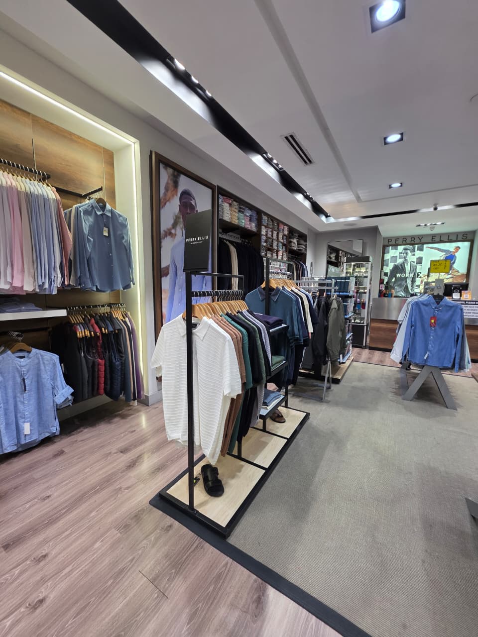 Perry Ellis gallery image 7