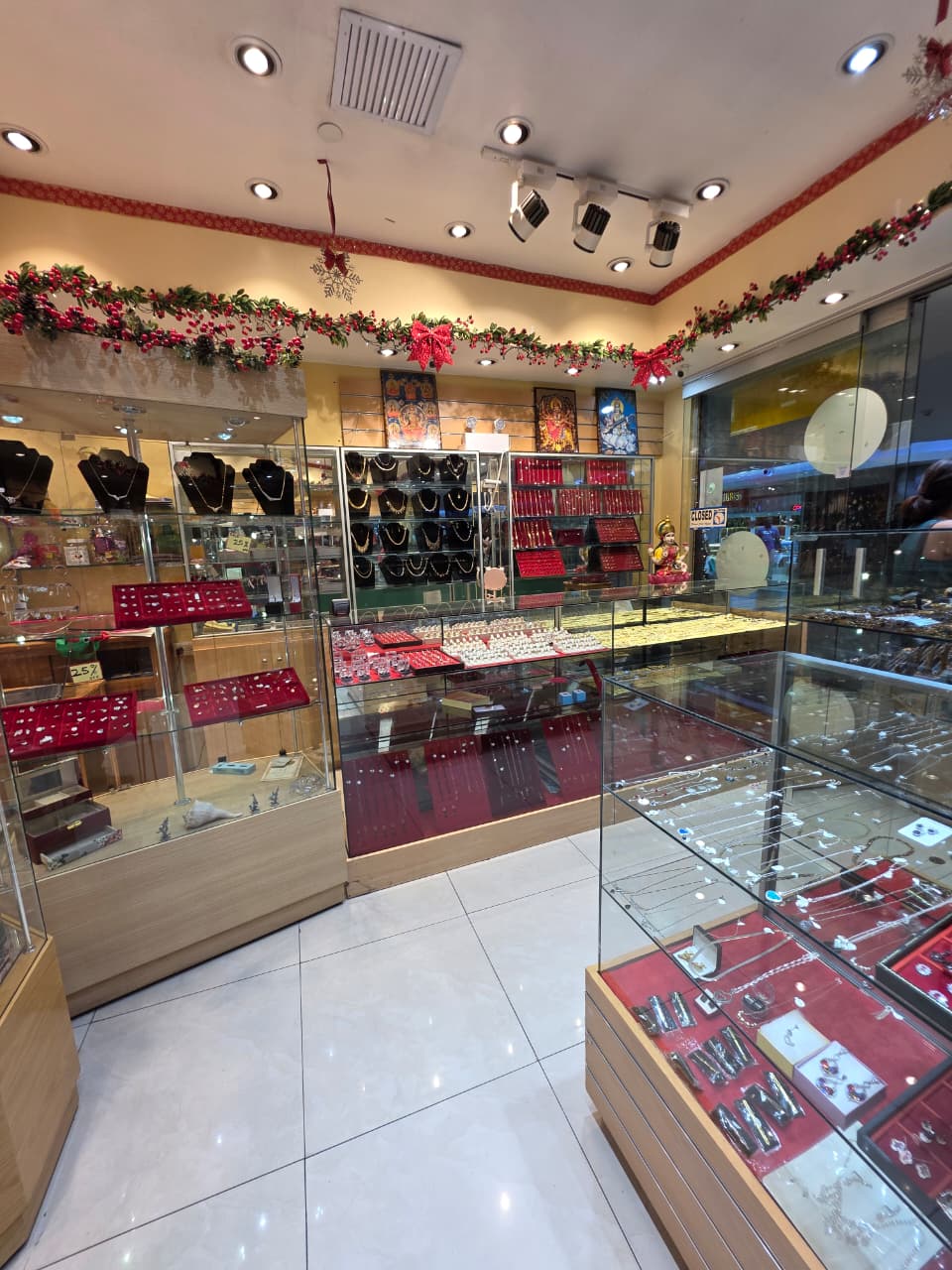 Shivani's Jewellers gallery image 5