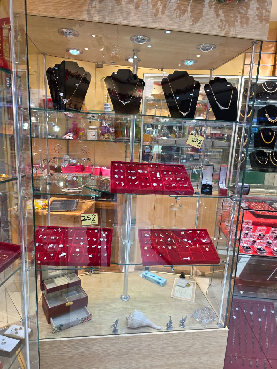 Shivani's Jewellers gallery image 6