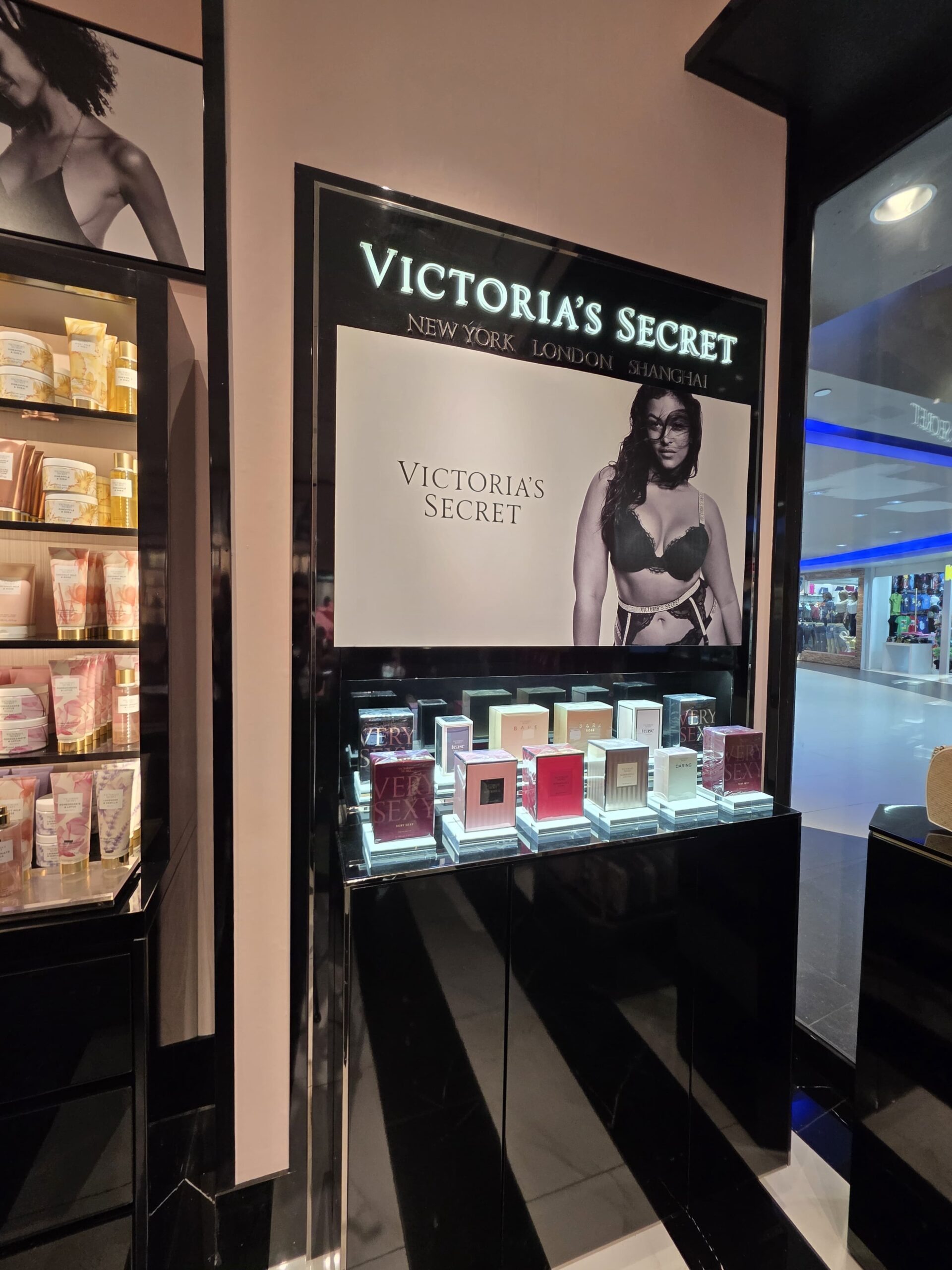 Victoria’s Secret gallery image 4